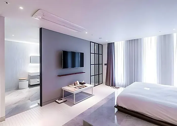 Patio 7 Hotel