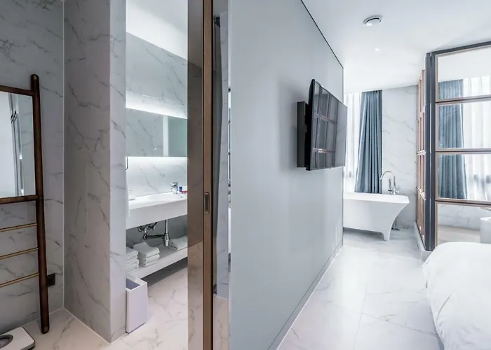 Patio 7 Hotel 3*